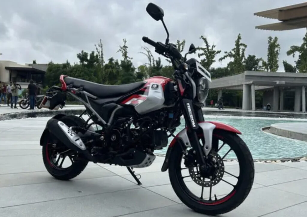 Bajaj Launched World's First CNG Bike Bajaj Freedom